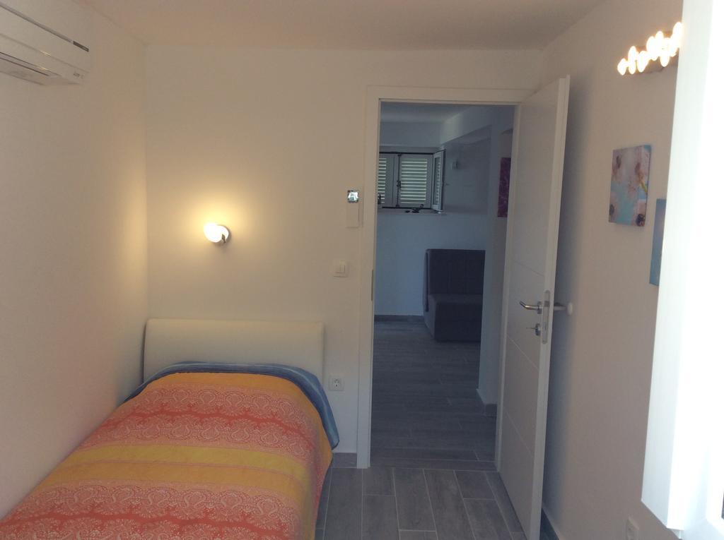 Apartments Maja Хвар Экстерьер фото